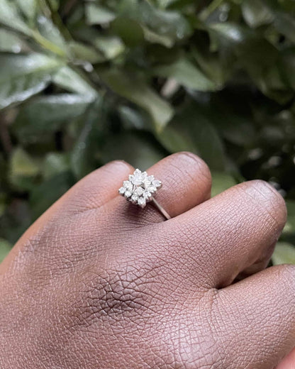 Bague Marguerite Diamants &quot;Youmna&quot; - Elliade Paris