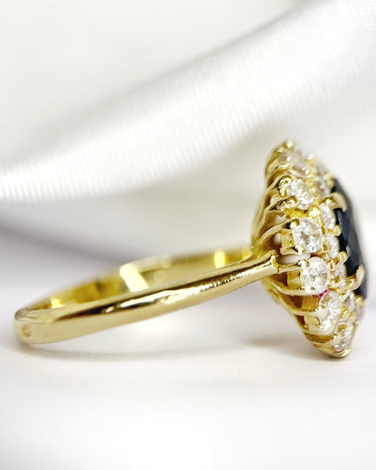 Bague Marguerite Dôme Saphir 1.41 carat &amp; Diamants 1.26 carat 4.60g "Mégane" - Elliade Paris
