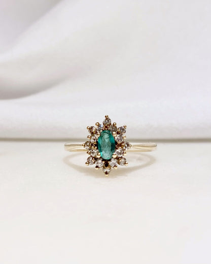 Bague Marguerite Emeraude 0.21 carat &amp; Diamants &quot;Muguette&quot; - Elliade Paris