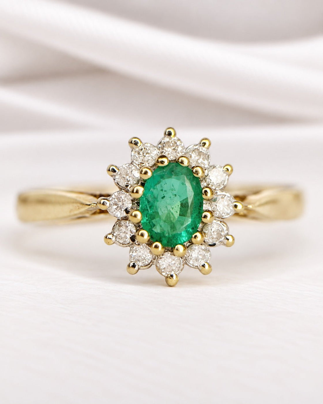 Bague Marguerite Émeraude 0.30 carat &amp; Diamants "Agnes" - Elliade Paris