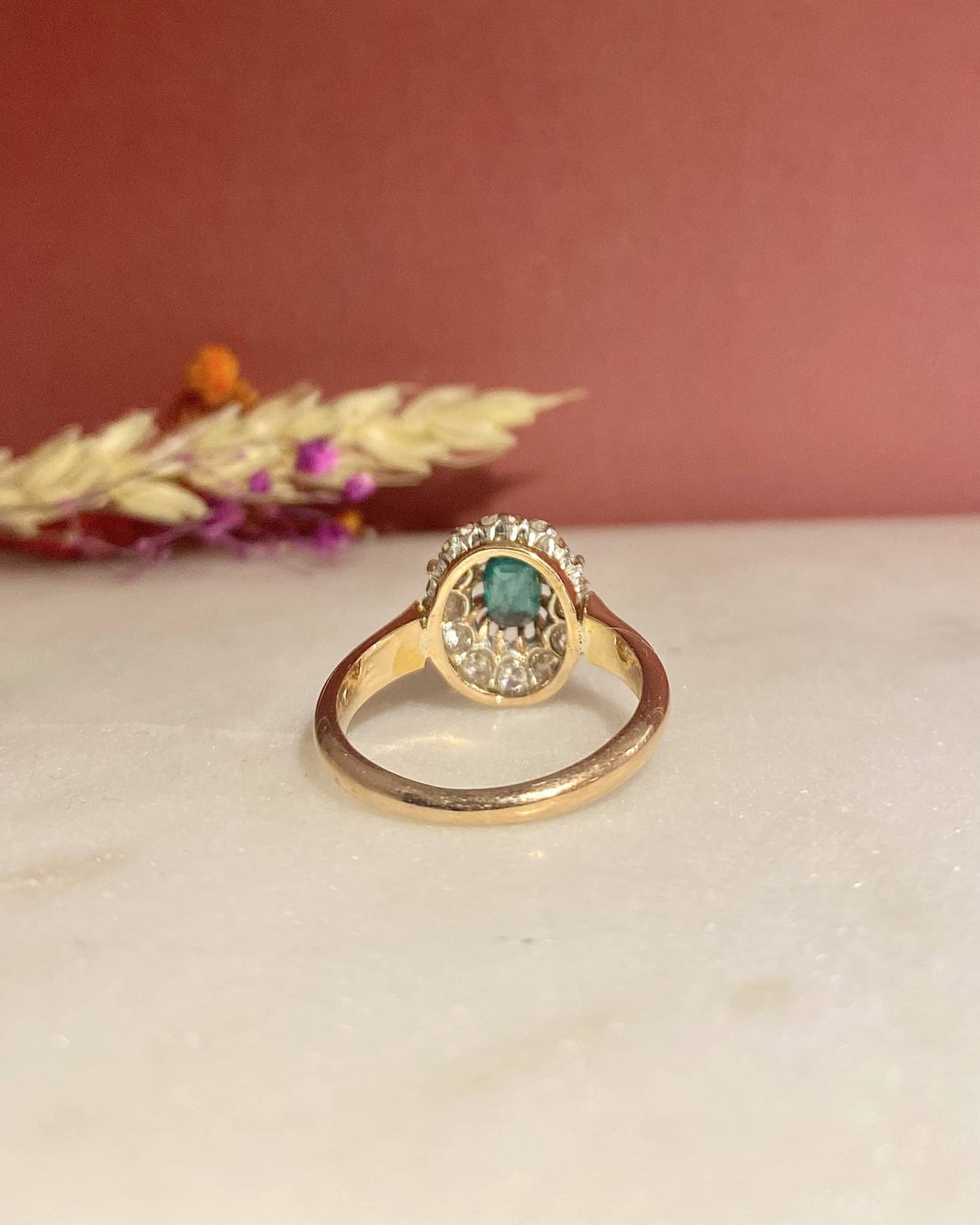 Bague Marguerite émeraude 0.30 Carat &amp; Diamants &quot;Awen&quot; - Elliade Paris