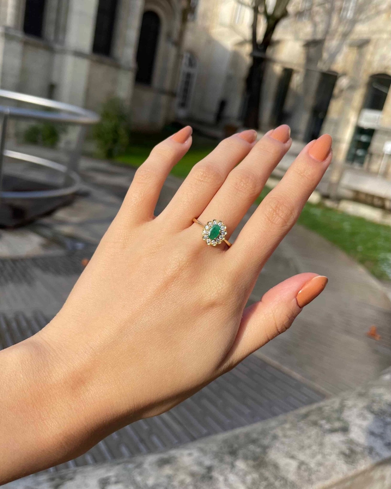 Bague Marguerite Émeraude 0.30 Carat &amp; Diamants "Bryanna" - Elliade Paris