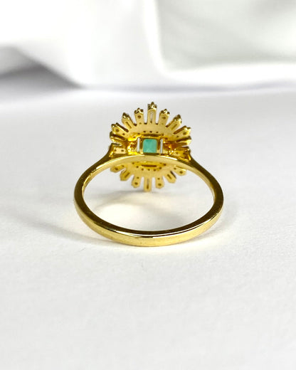 Bague Marguerite Émeraude 0.34 carat, Diamants Baguette &amp; Ronds 0.38 carat "Rosalie" - Elliade Paris
