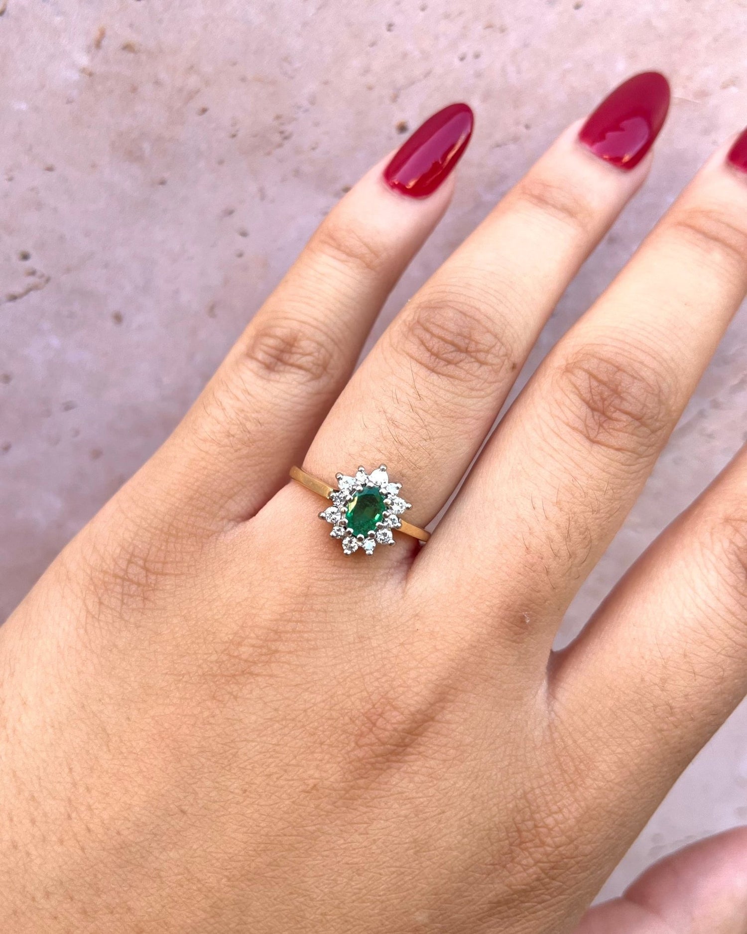 Bague Marguerite Émeraude 0.36 carat &amp; Diamants "Penelope" - Elliade Paris