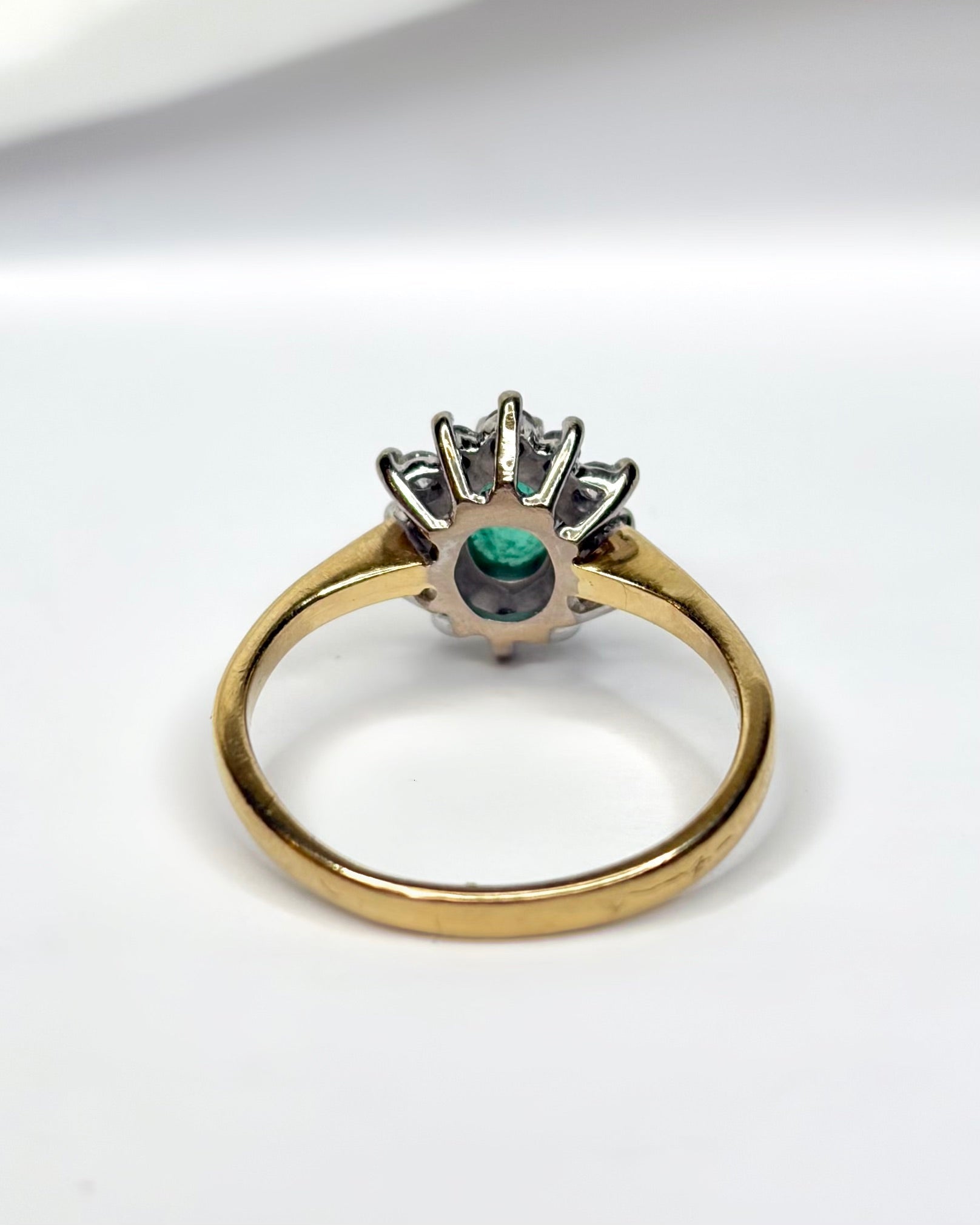 Bague Marguerite Émeraude 0.36 carat &amp; Diamants "Penelope" - Elliade Paris