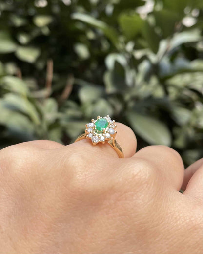 Bague Marguerite Émeraude 0.40 carat &amp; 12 Diamants &quot;Louison&quot; - Elliade Paris