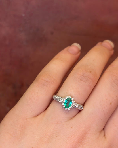 Bague Marguerite Émeraude 0.40 carat &amp; Diamants 0.42 carat "Amélie" - Elliade Paris