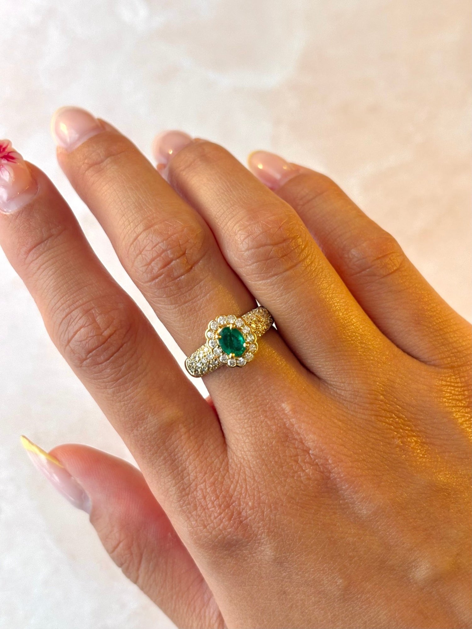 Bague Marguerite Émeraude 0.40 carat &amp; Diamants 0.50 carat "Sybille" - Elliade Paris