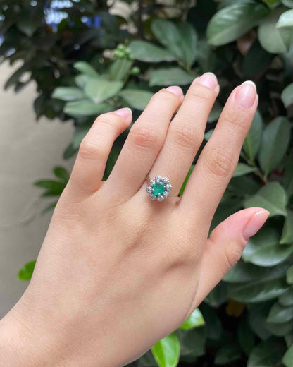 Bague Marguerite Émeraude 0.40 carat &amp; Diamants &quot;Maryam&quot; - Elliade Paris