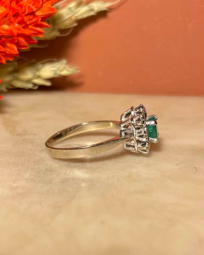 Bague Marguerite Émeraude 0.40 carat &amp; Diamants &quot;Maryam&quot; - Elliade Paris