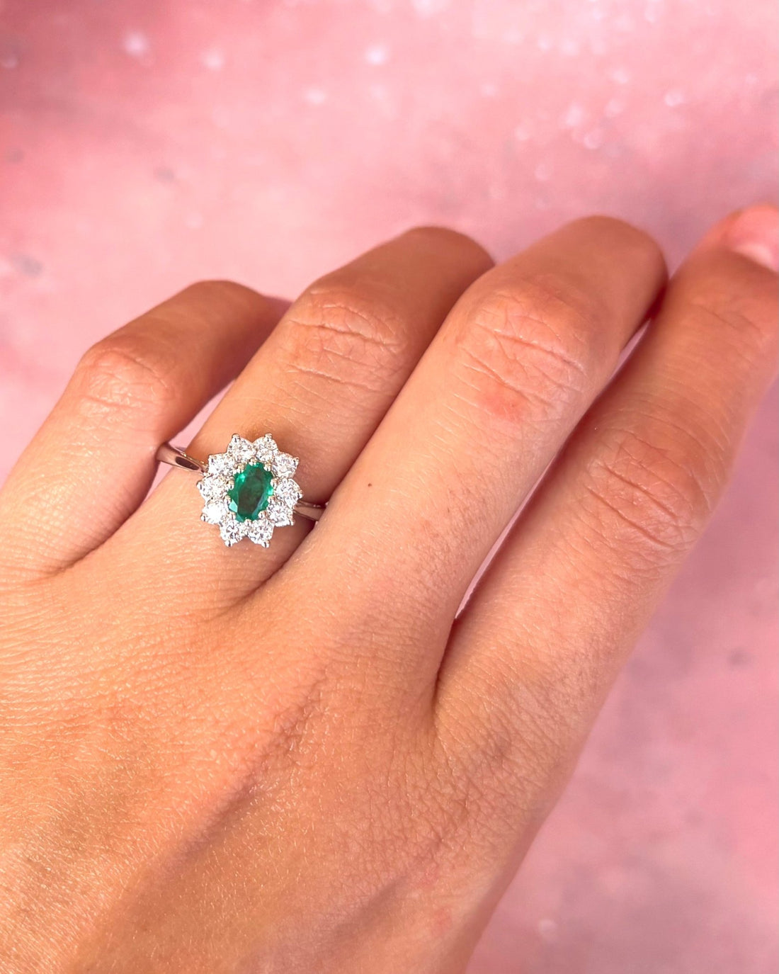 Bague Marguerite Émeraude 0.42 carat &amp; Diamants 0.30 carat "Dona" - Elliade Paris