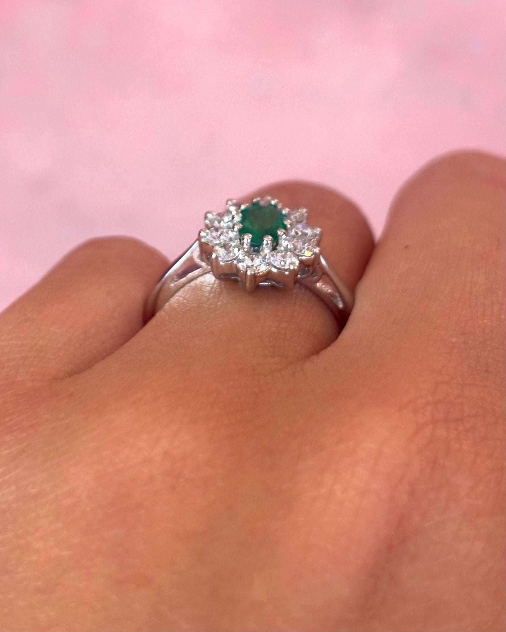 Bague Marguerite Émeraude 0.42 carat &amp; Diamants 0.30 carat "Dona" - Elliade Paris