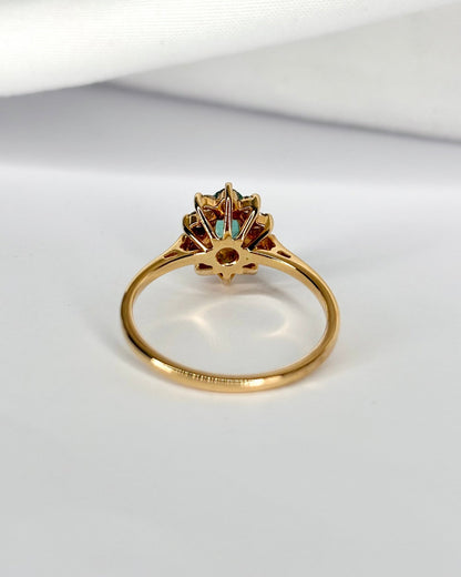 Bague Marguerite Émeraude 0.45 carat &amp; 10 Diamants "Alba" - Elliade Paris