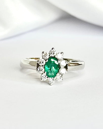 Bague Marguerite Émeraude 0.45 carat &amp; Diamants 0.40 carat "Odette" - Elliade Paris