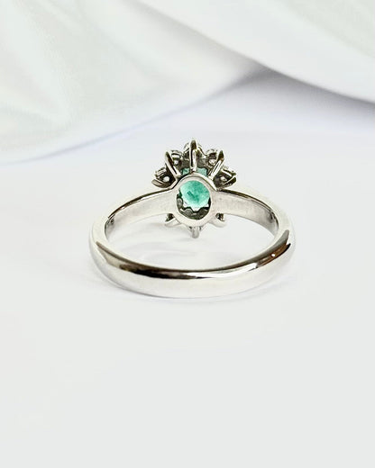 Bague Marguerite Émeraude 0.45 carat &amp; Diamants 0.40 carat "Odette" - Elliade Paris