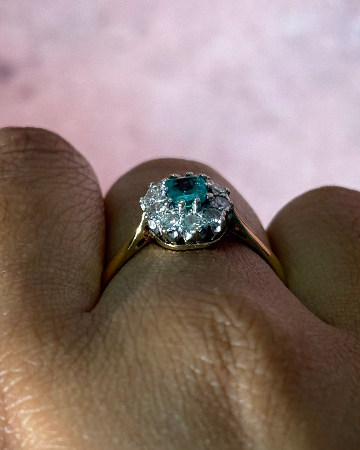 Bague Marguerite Émeraude 0.48 carat &amp; Diamants 0.40 carat "Ludwig" - Elliade Paris