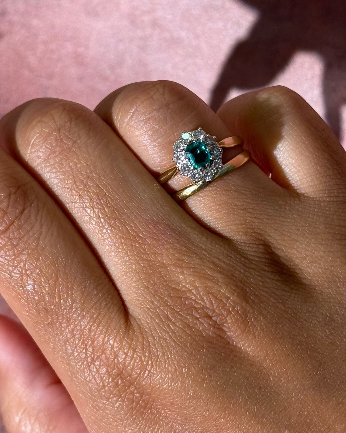 Bague Marguerite Émeraude 0.48 carat &amp; Diamants 0.40 carat "Ludwig" - Elliade Paris