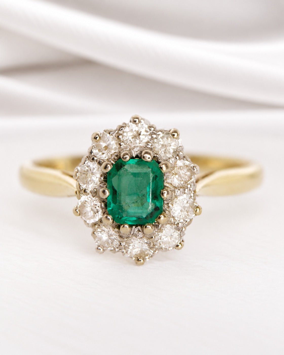 Bague Marguerite Émeraude 0.48 carat &amp; Diamants 0.40 carat "Ludwig" - Elliade Paris