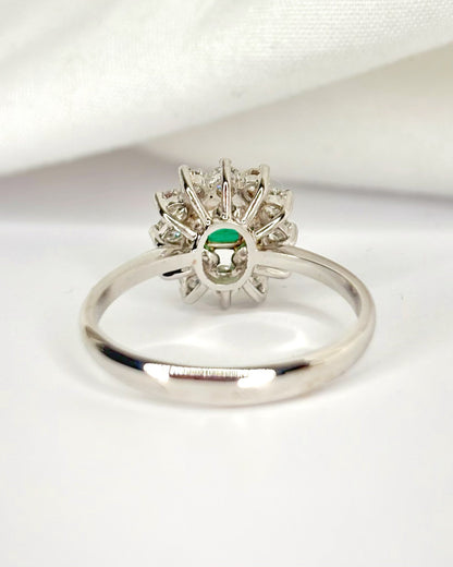 Bague Marguerite Émeraude 0.50 carat &amp; Diamants 0.30 carat "Clarisse" - Elliade Paris