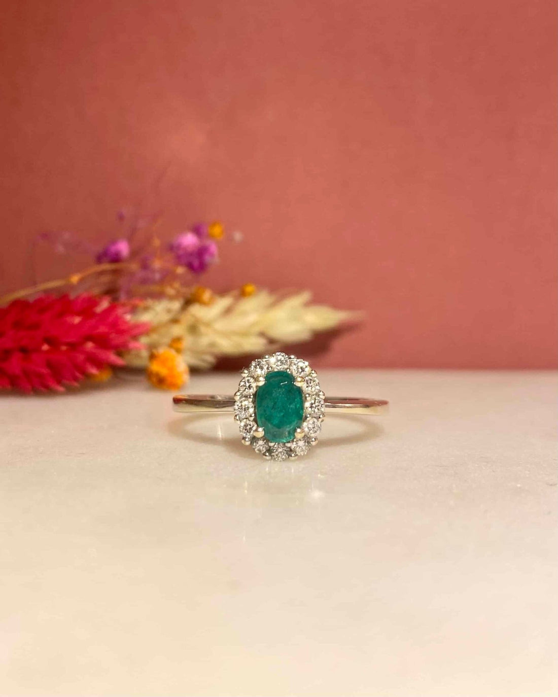 Bague Marguerite Émeraude 0.50 carat &amp; Diamants &quot;Jane&quot; - Elliade Paris