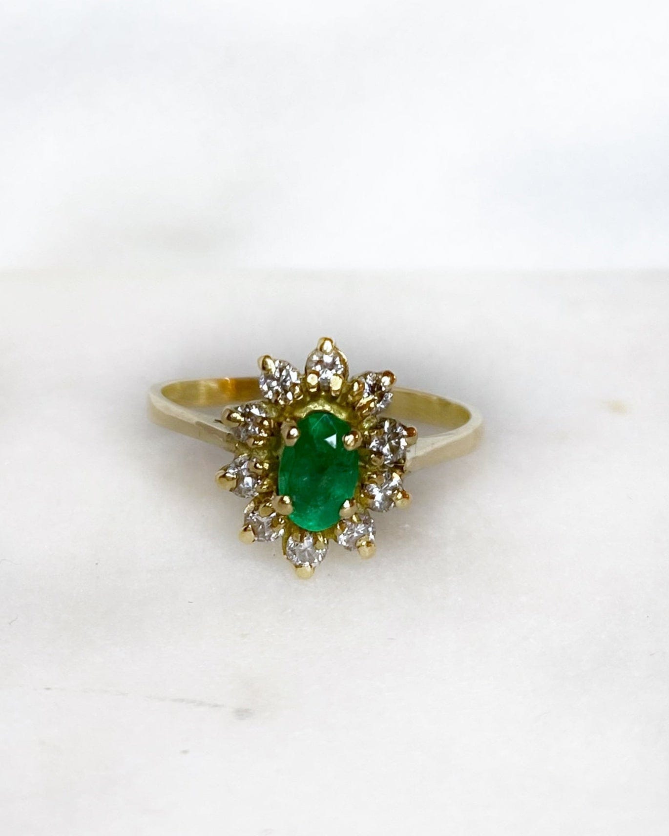 Bague Marguerite Émeraude 0.50 carat &amp; Diamants "Noélia" - Elliade Paris