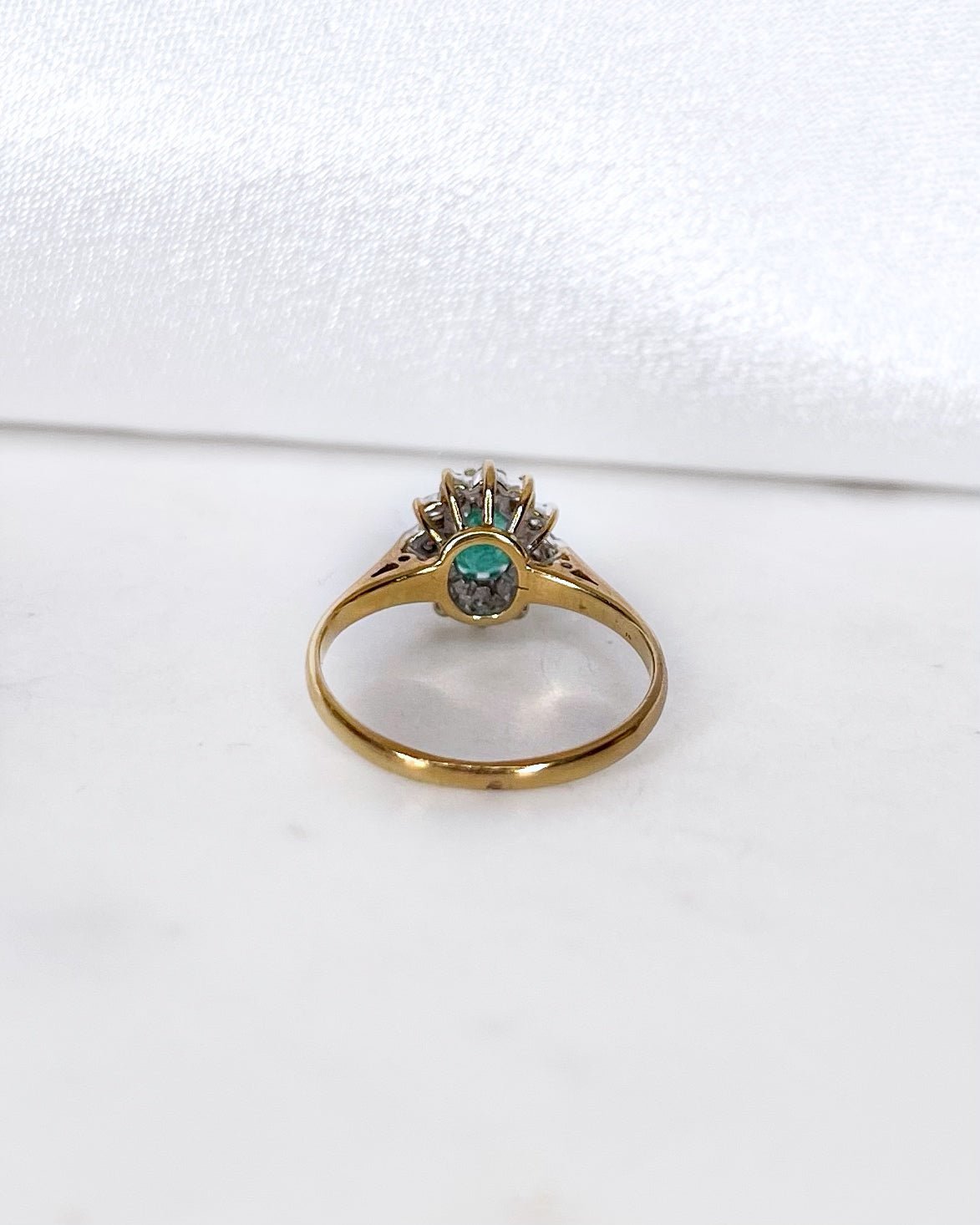 Bague Marguerite Émeraude 0.50 carat &amp; Diamants “Philippa” - Elliade Paris