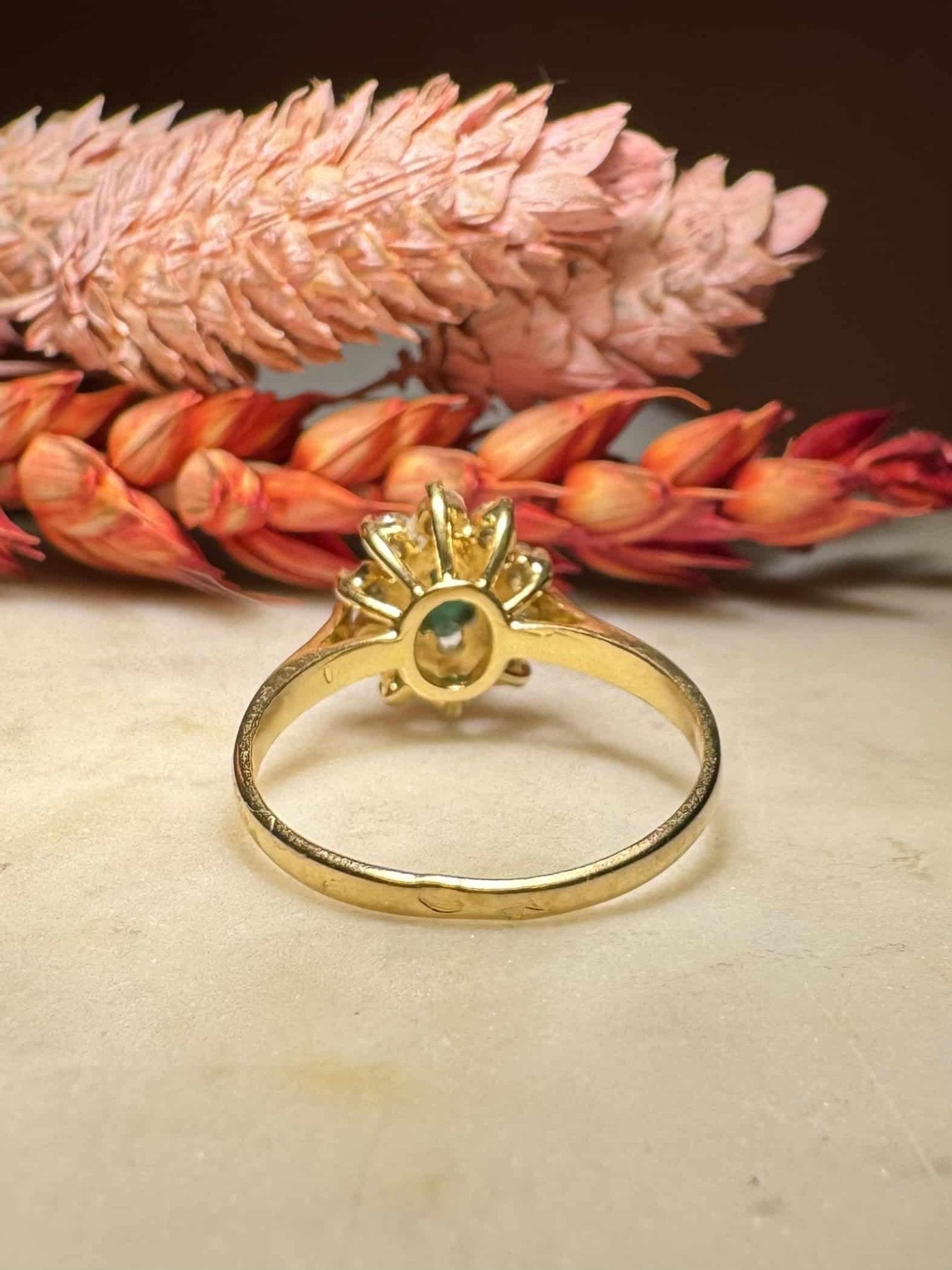 Bague Marguerite Émeraude 0.50 carat &amp; Diamants "Reyhan" - Elliade Paris
