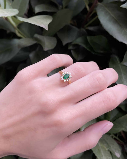 Bague Marguerite Émeraude 0.50 carat &amp; Diamants &quot;Reyhan&quot; - Elliade Paris