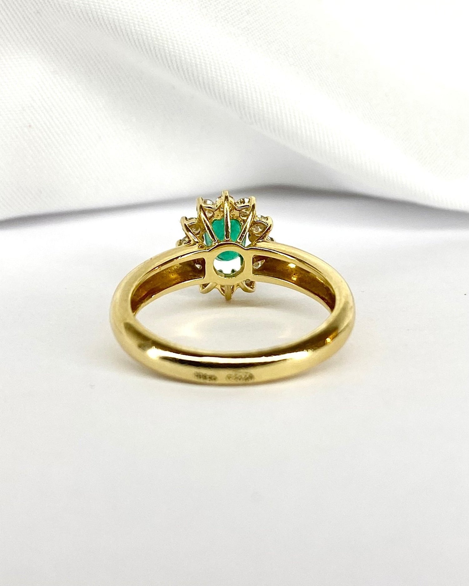 Bague Marguerite Émeraude 0.54 carat &amp; Diamants 0.24 carat "Raphaelle" - Elliade Paris