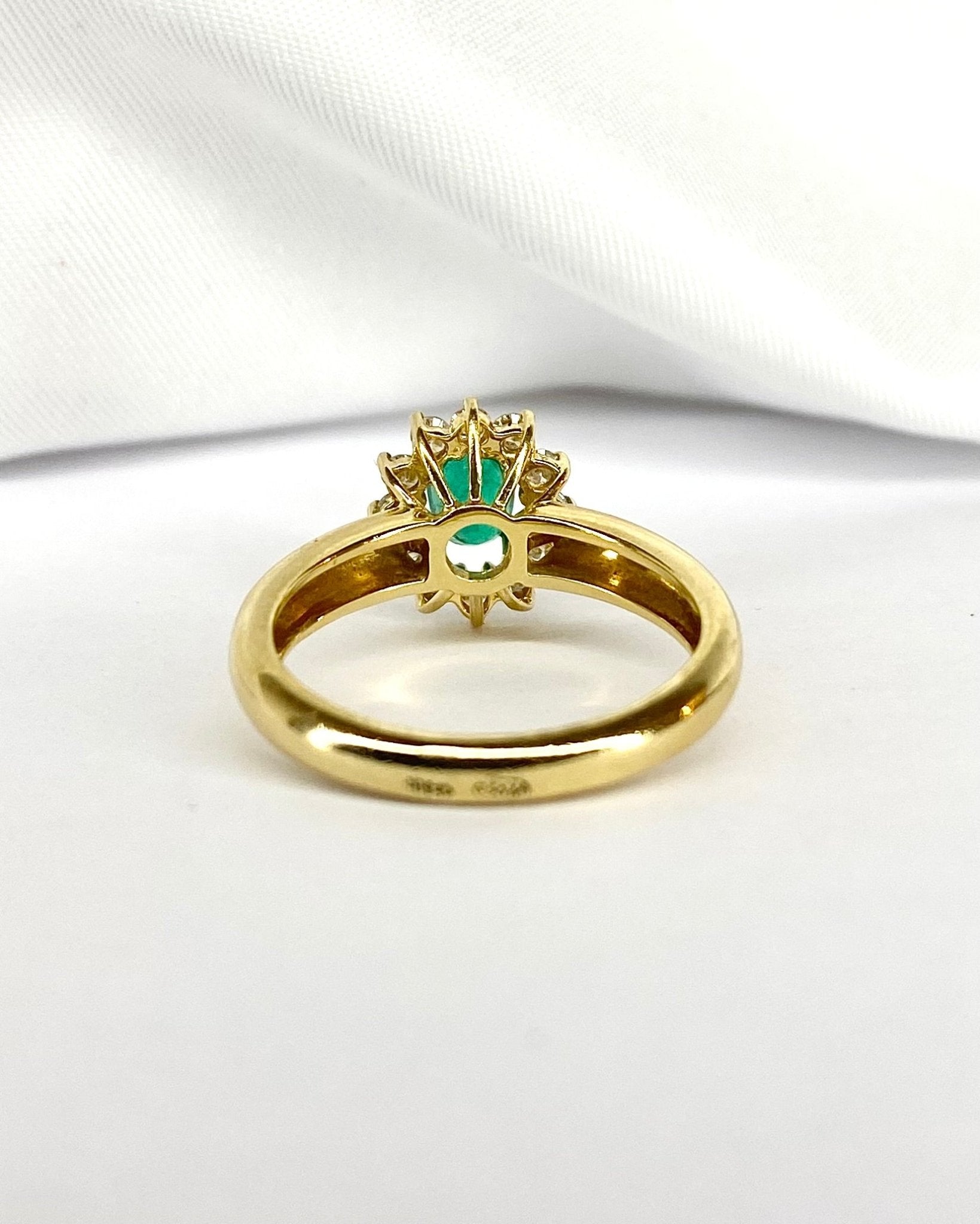 Bague Marguerite Émeraude 0.54 carat &amp; Diamants 0.24 carat "Raphaelle" - Elliade Paris