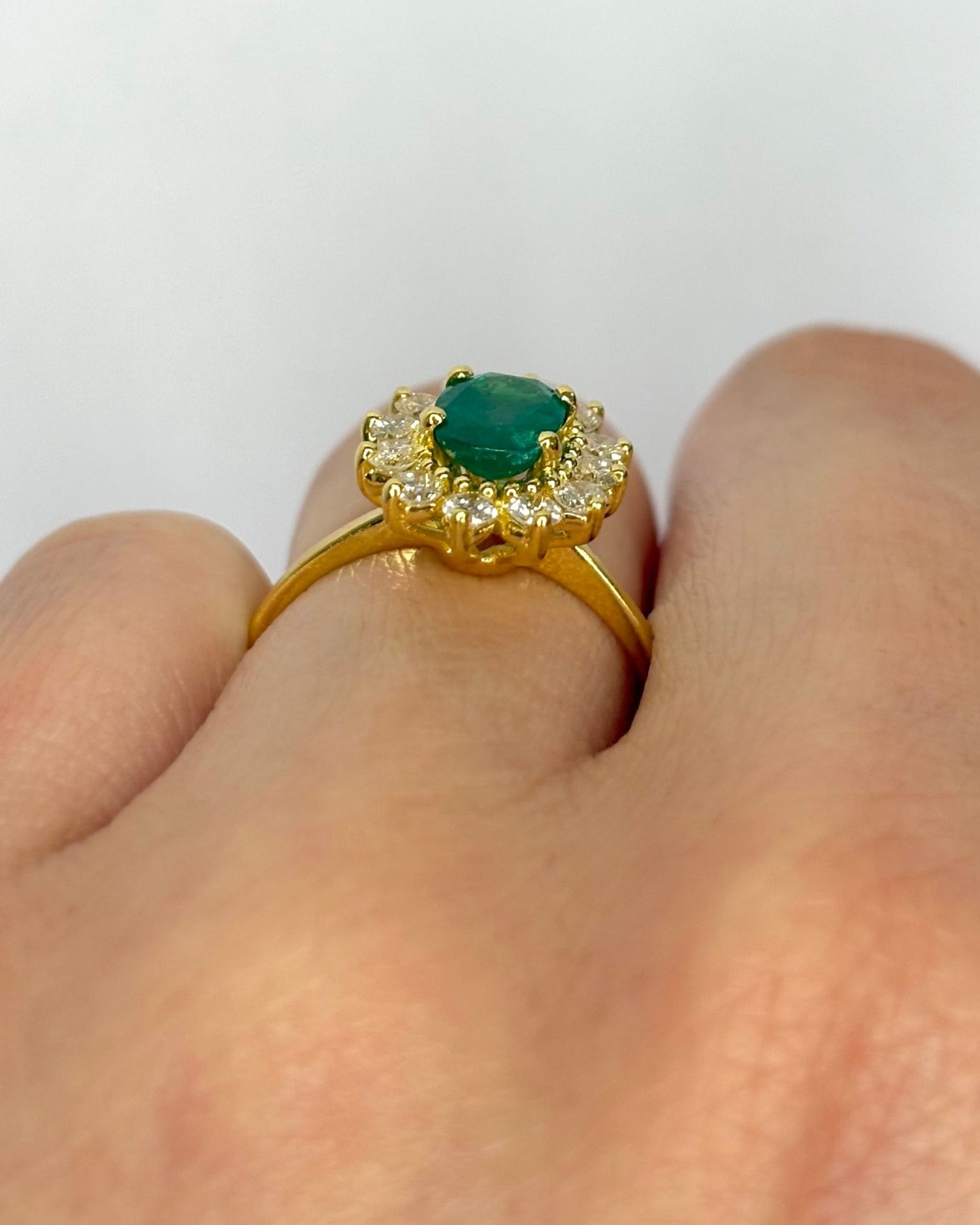 Bague Marguerite Émeraude 0.54 carat &amp; Diamants 0.36 carat "Margrethe" - Elliade Paris