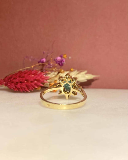 Bague Marguerite Émeraude 0.55 carat &amp; Diamants &quot;Clémentine&quot; - Elliade Paris