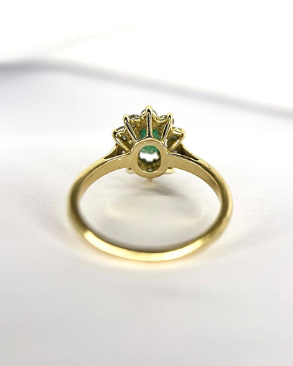 Bague Marguerite Émeraude 0.55 carat &amp; Diamants "Lucia" - Elliade Paris
