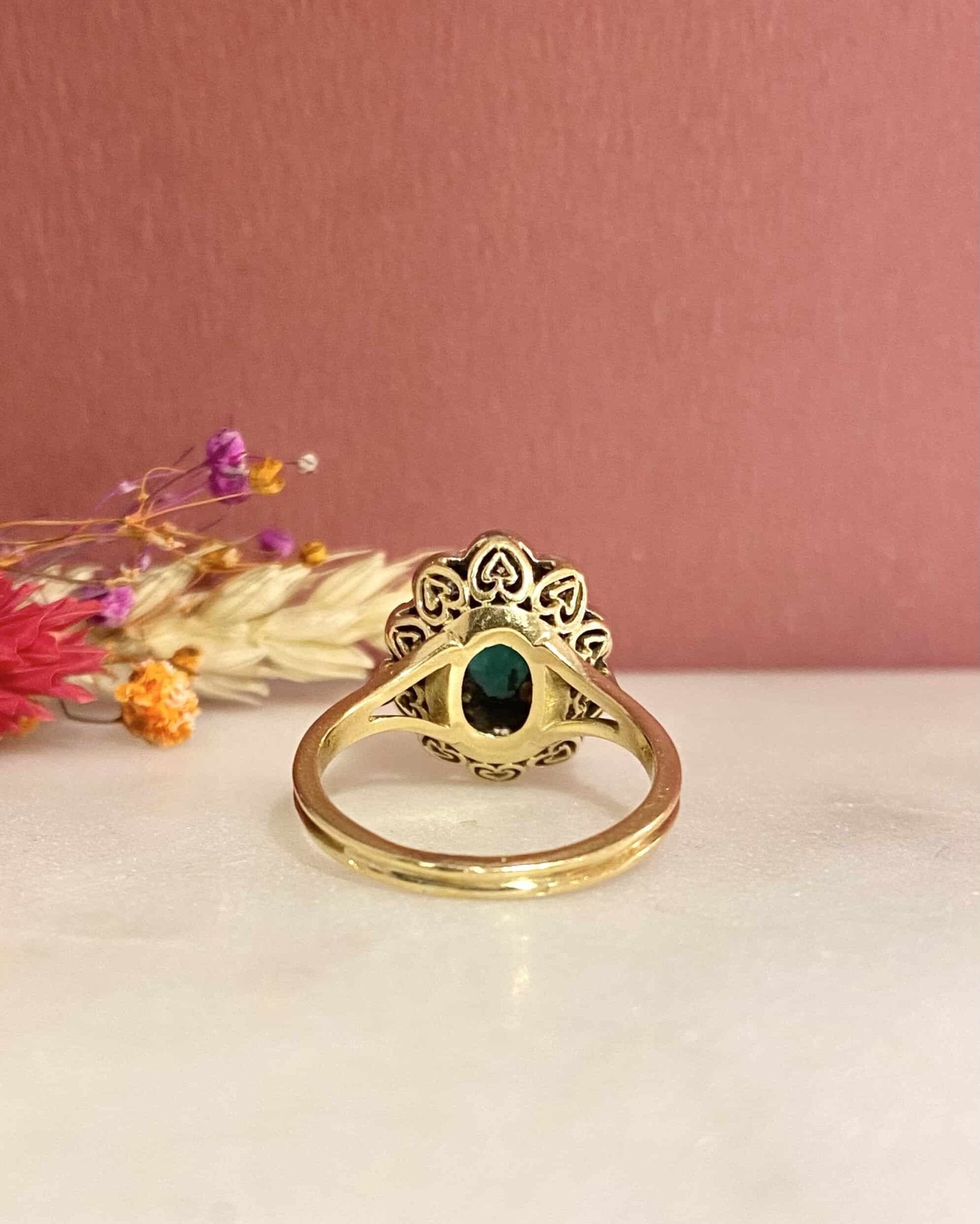 Bague Marguerite Émeraude 0.56 carat &amp; Diamants "Jocelyne" - Elliade Paris
