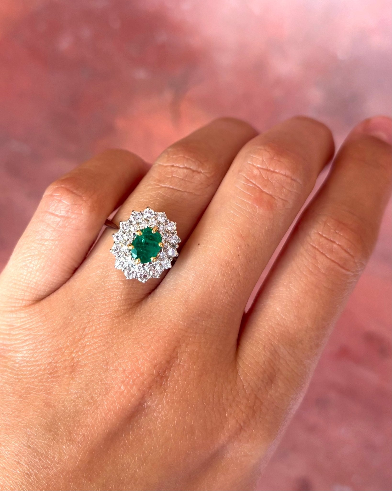 Bague Marguerite Émeraude 0.57 carat &amp; Diamants 0.56 carat 5.26g "Anaïs" - Elliade Paris
