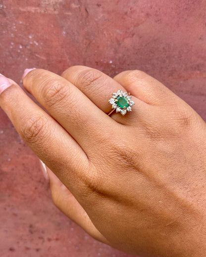 Bague Marguerite Émeraude 0.59 carat &amp; Diamants 0.50 carat "Colette" - Elliade Paris