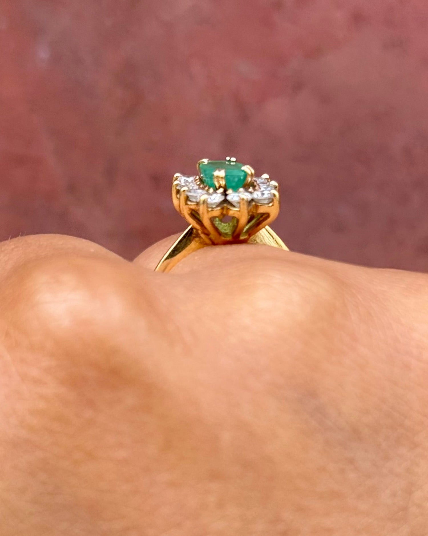 Bague Marguerite Émeraude 0.59 carat &amp; Diamants 0.50 carat "Colette" - Elliade Paris