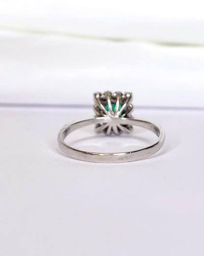 Bague Marguerite Émeraude 0.60 carat &amp; Diamants "Gabriella" - Elliade Paris