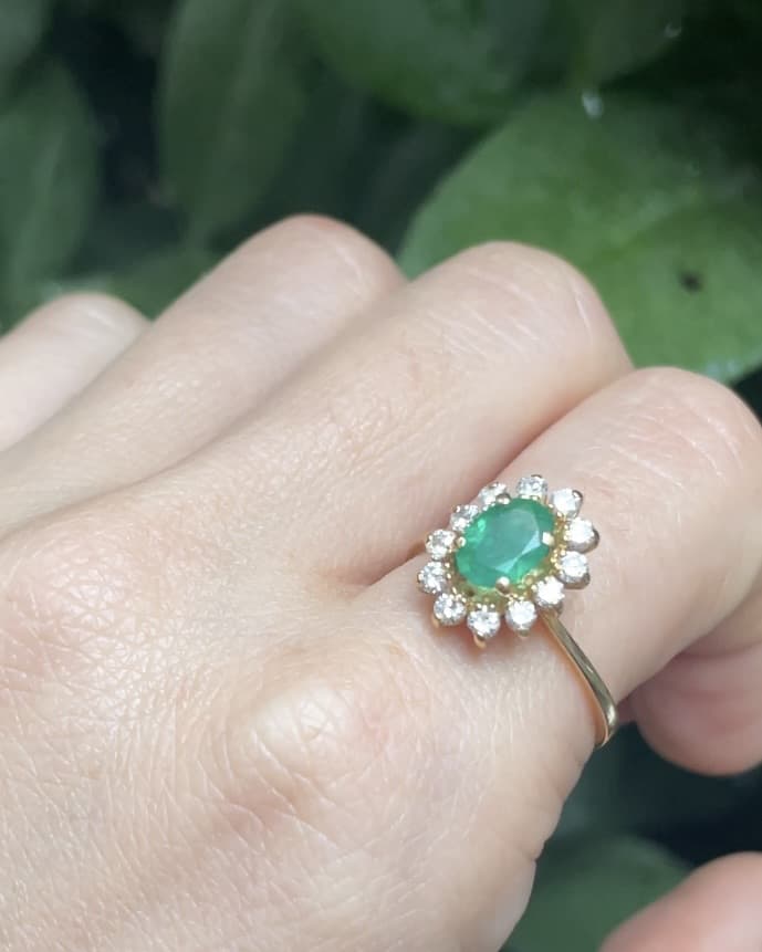 Bague Marguerite Émeraude 0.60 carat &amp; Diamants "Niamh" - Elliade Paris