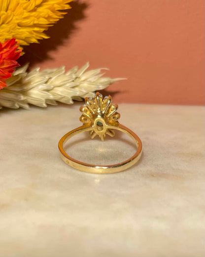 Bague Marguerite Émeraude 0.60 carat &amp; Diamants &quot;Niamh&quot; - Elliade Paris