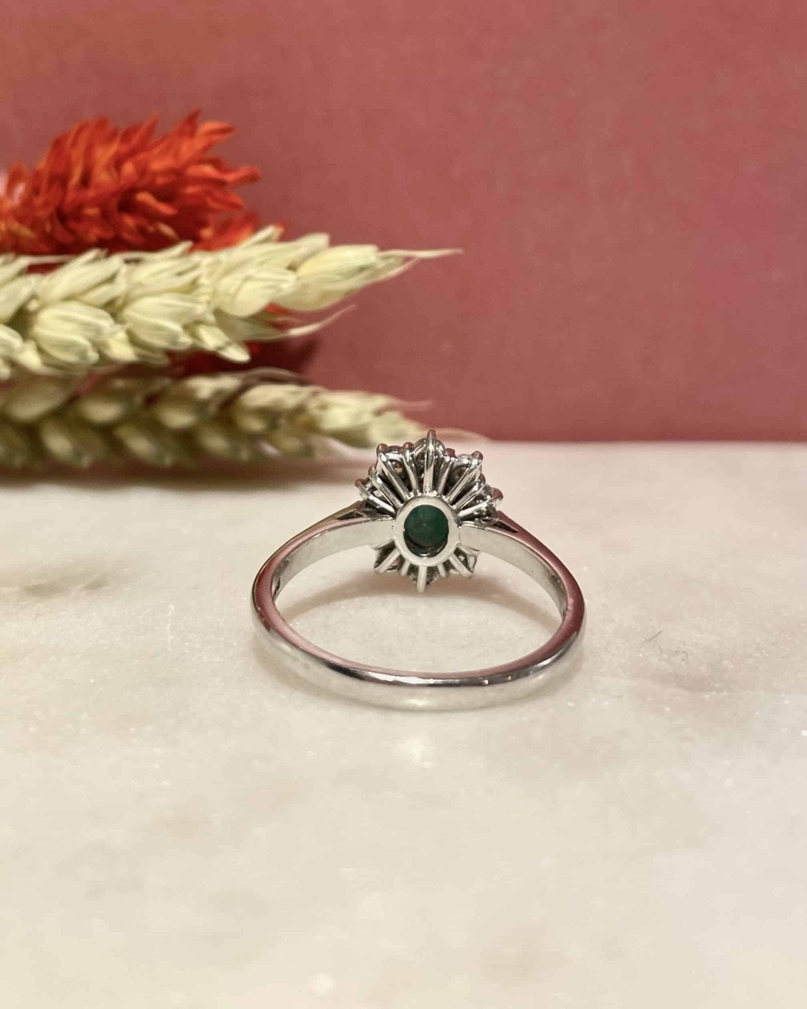Bague Marguerite Émeraude 0.60 carat &amp; Diamants "Noémie" - Elliade Paris