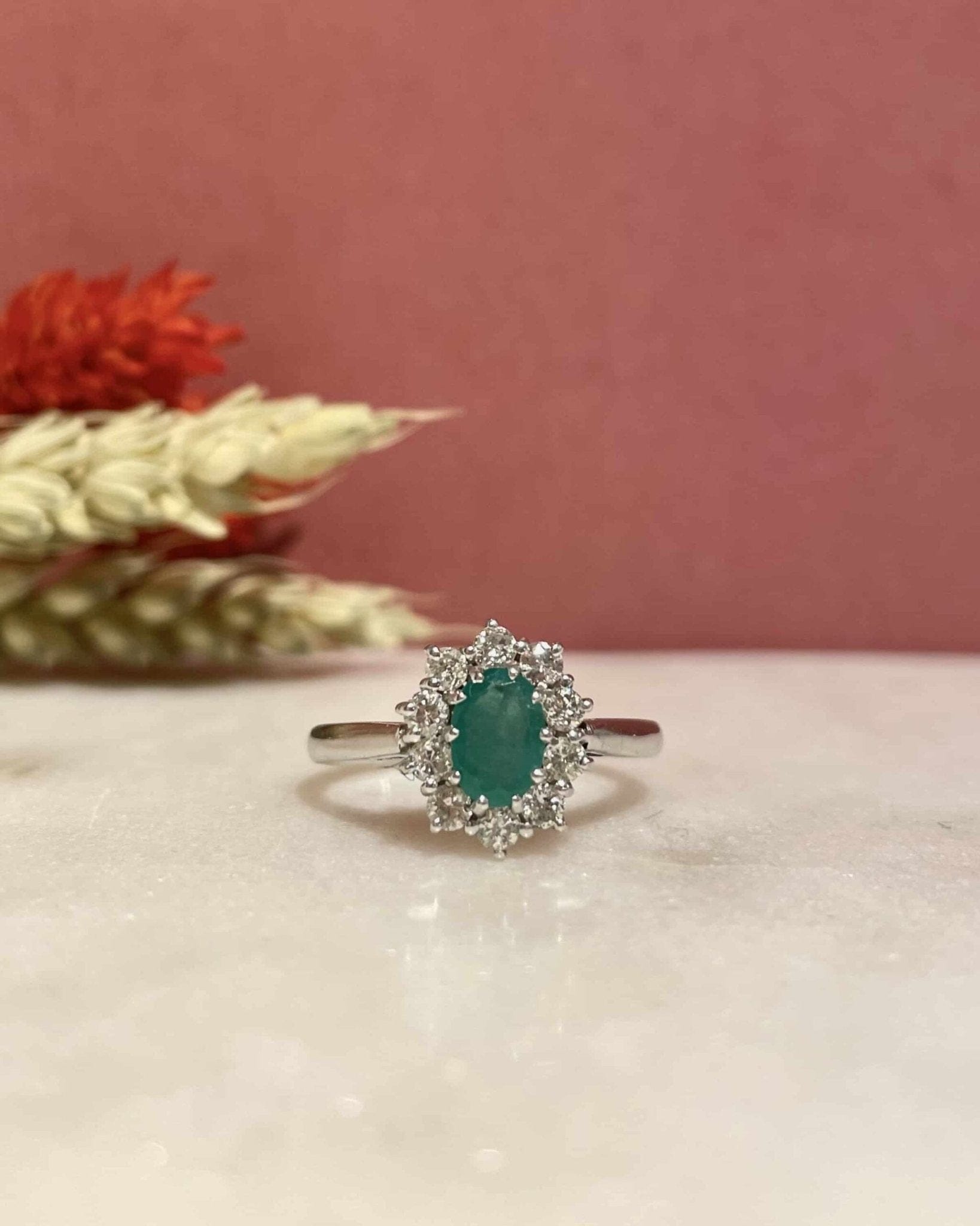 Bague Marguerite Émeraude 0.60 carat &amp; Diamants "Noémie" - Elliade Paris