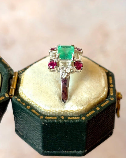 Bague Marguerite Émeraude 0.62 carat, Rubis 0.35 carat &amp; Diamants 0.43 carat "Erika" - Elliade Paris