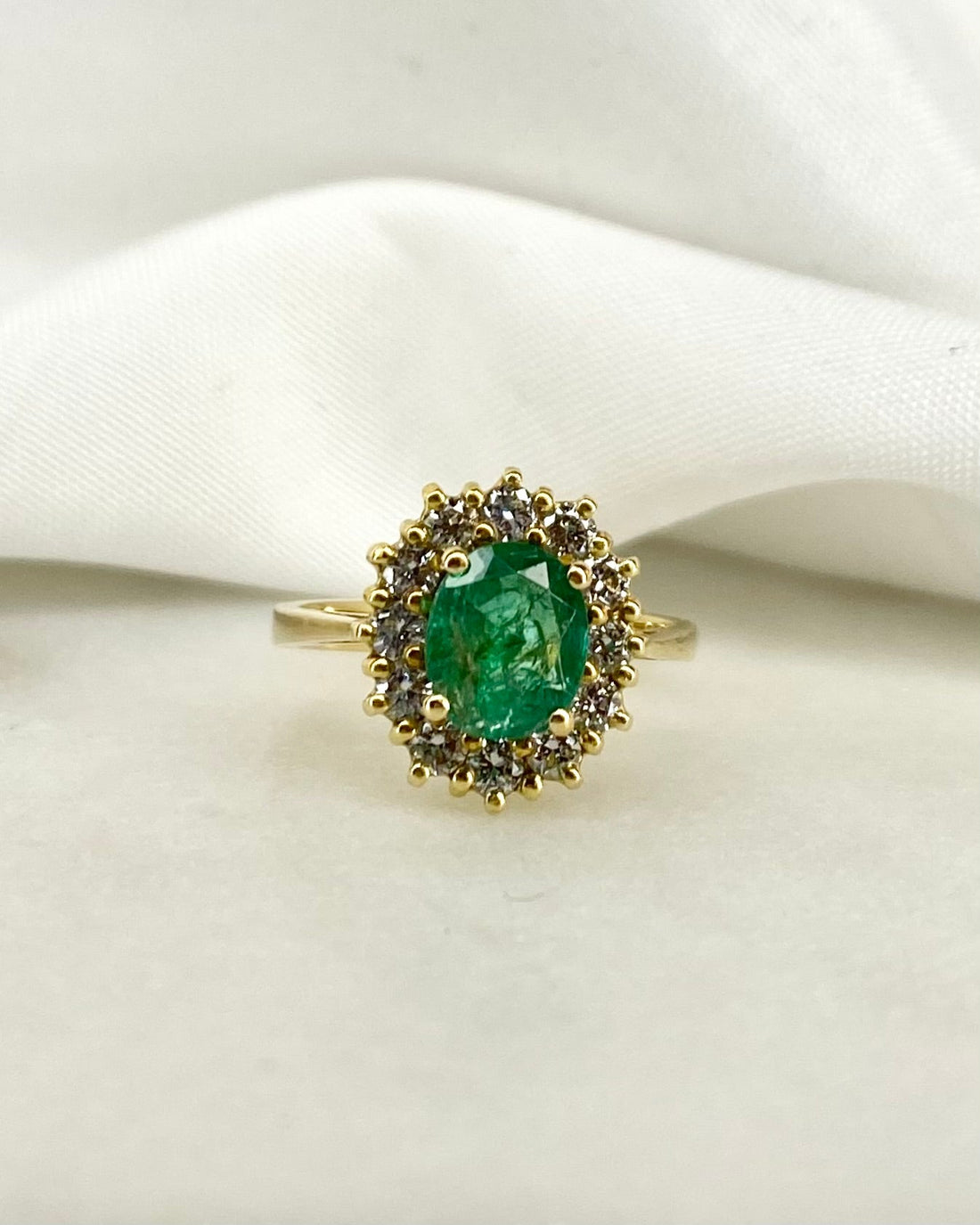 Bague Marguerite Émeraude 0.70 carat &amp; Diamants 0.36 carat &quot;Lila&quot; - Elliade Paris