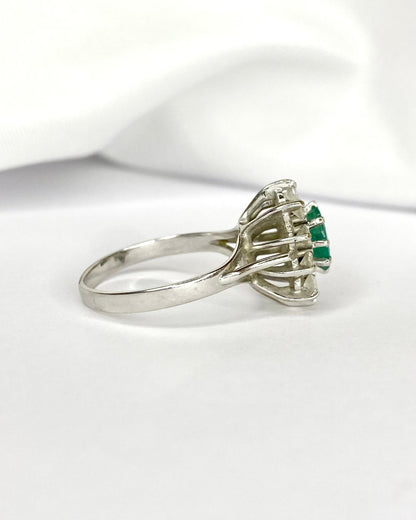 Bague Marguerite Émeraude 0.72 carat &amp; Diamants 0.35 carat "Anna" - Elliade Paris