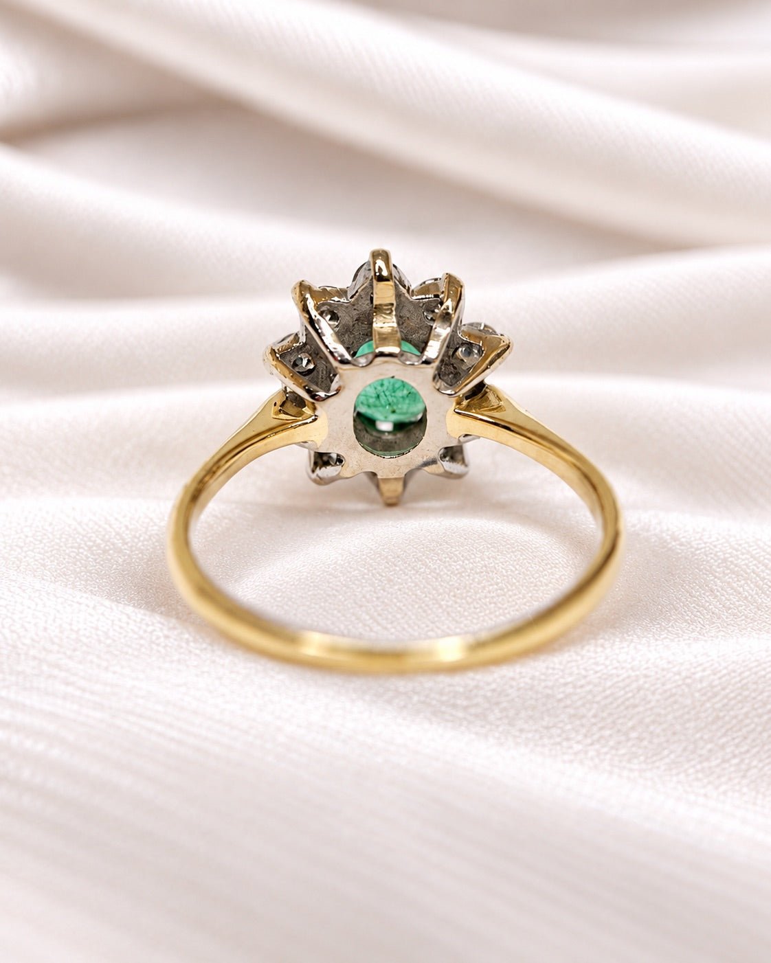 Bague Marguerite Émeraude 0.75 carat &amp; Diamants 0.50 carat "Hermoine" - Elliade Paris