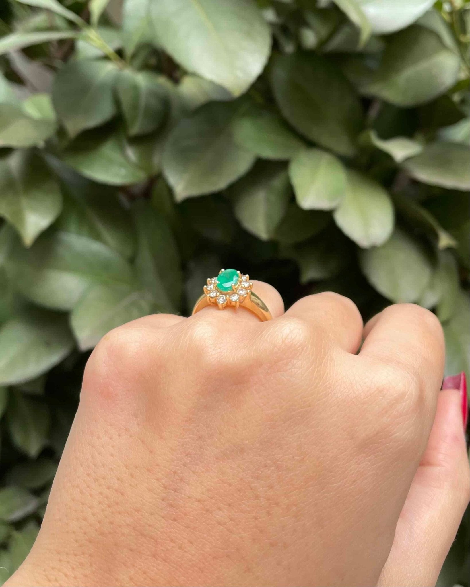 Bague Marguerite Émeraude 0.75 carat &amp; Diamants "Maelia" - Elliade Paris
