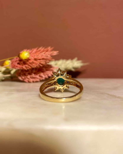 Bague Marguerite Émeraude 0.75 carat &amp; Diamants &quot;Maelia&quot; - Elliade Paris