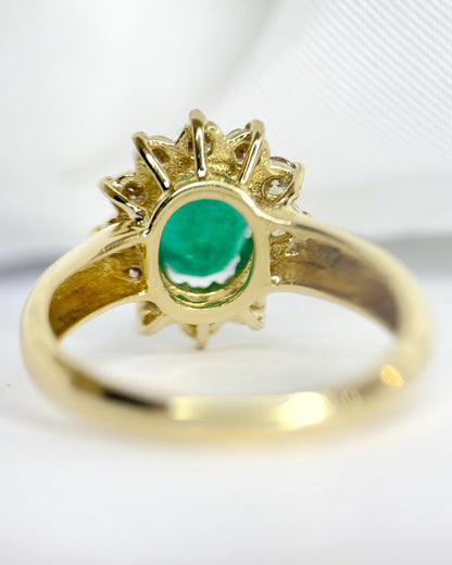 Bague Marguerite Émeraude 0.76 carat &amp; Diamants 0.48 carat "Eglantine" - Elliade Paris