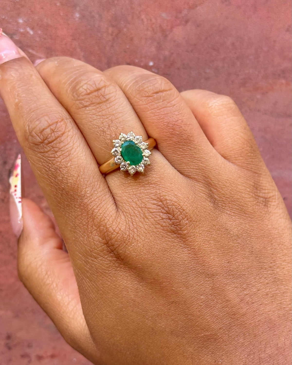 Bague Marguerite Émeraude 0.76 carat &amp; Diamants 0.48 carat "Eglantine" - Elliade Paris